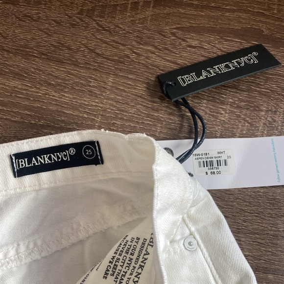 NWT BlankNYC White Distressed Frayed Denim Skirt Size 25 - Picture 3 of 7